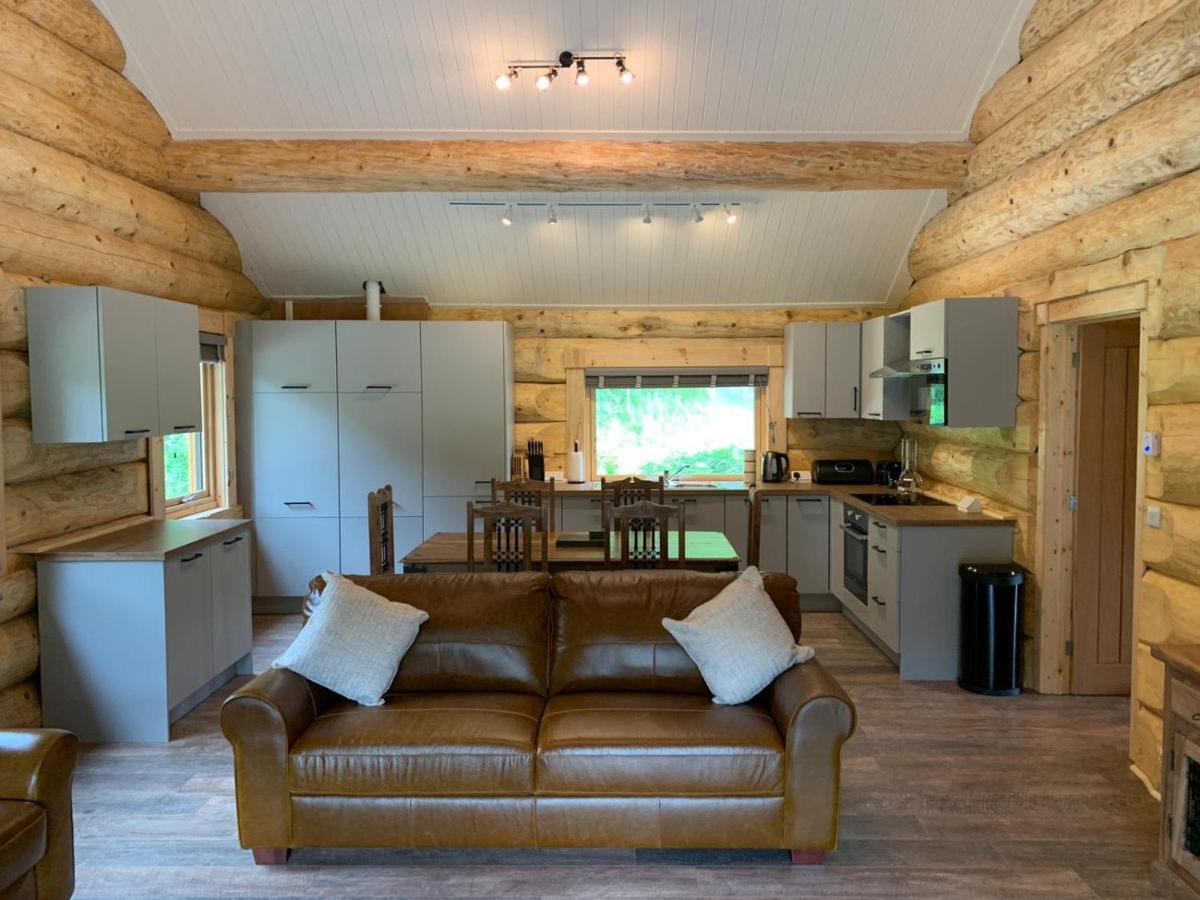 Ewes Water Log Cabins Langholm Ngoại thất bức ảnh