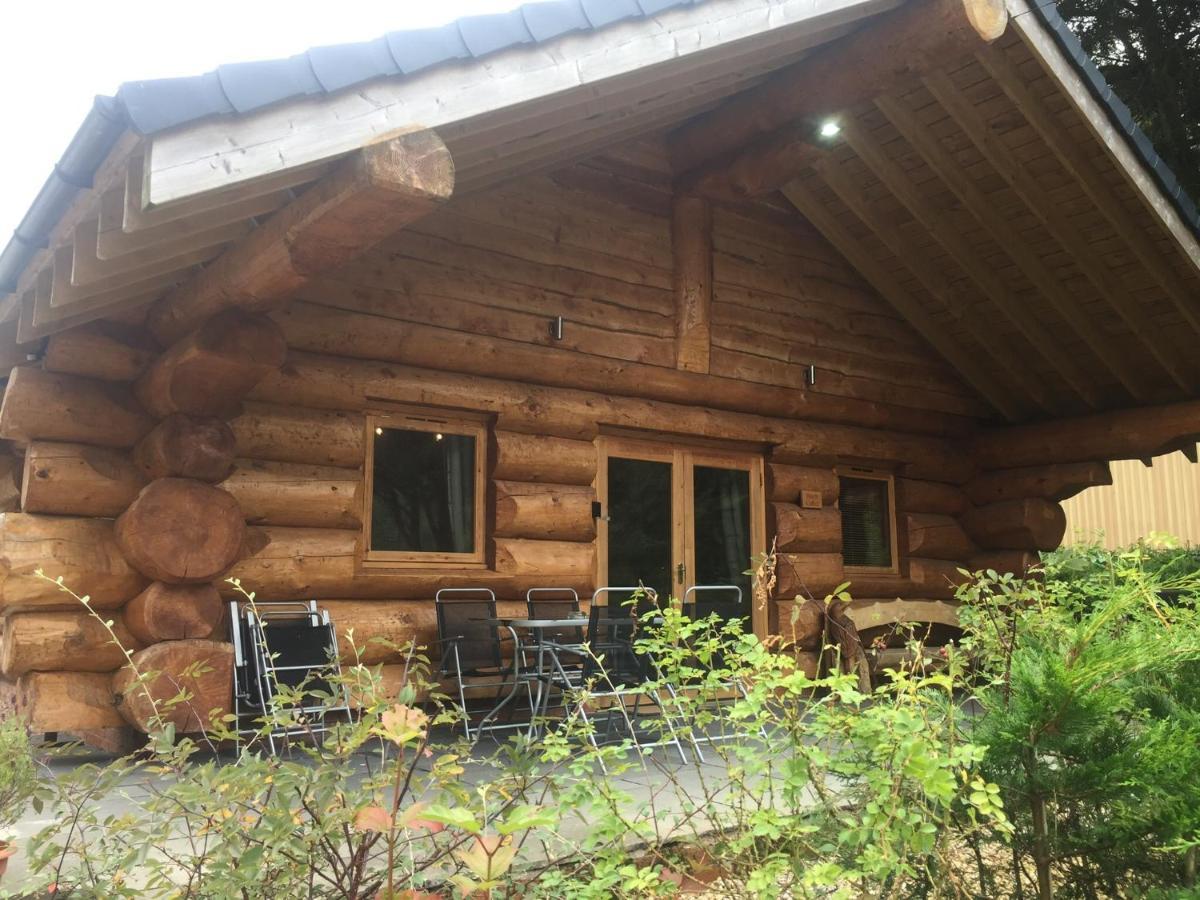 Ewes Water Log Cabins Langholm Ngoại thất bức ảnh