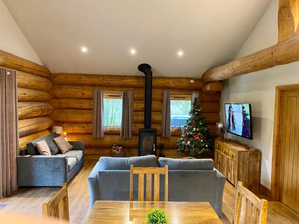 Ewes Water Log Cabins Langholm Ngoại thất bức ảnh