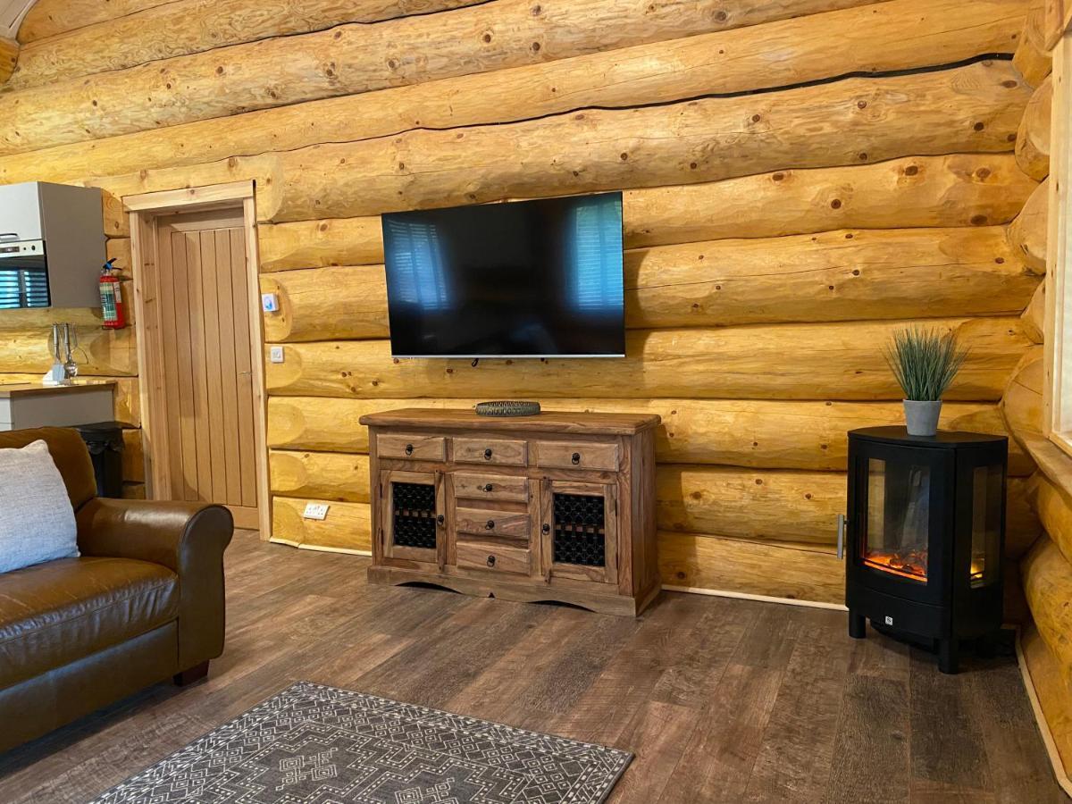 Ewes Water Log Cabins Langholm Ngoại thất bức ảnh