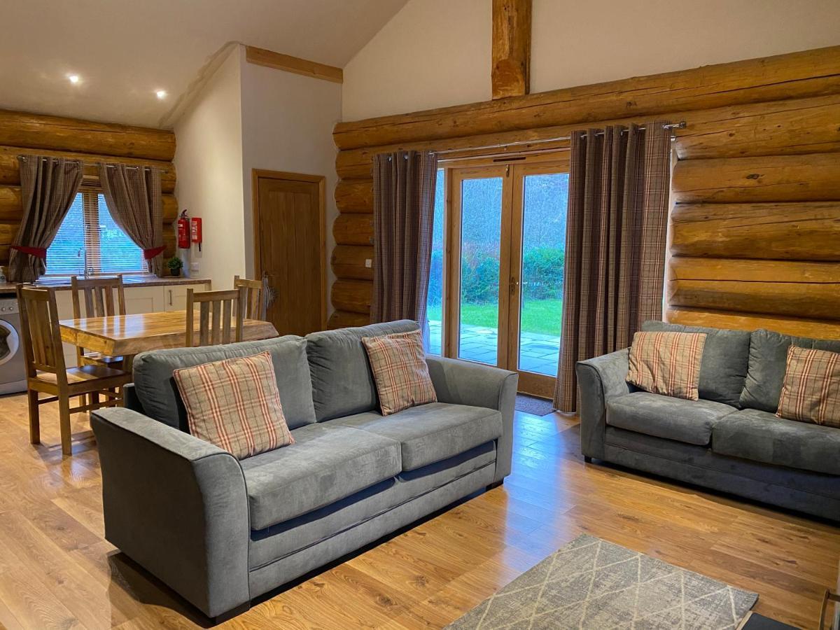 Ewes Water Log Cabins Langholm Ngoại thất bức ảnh