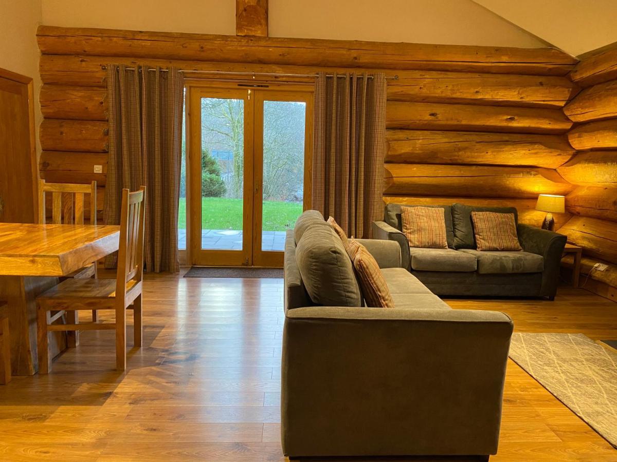 Ewes Water Log Cabins Langholm Ngoại thất bức ảnh
