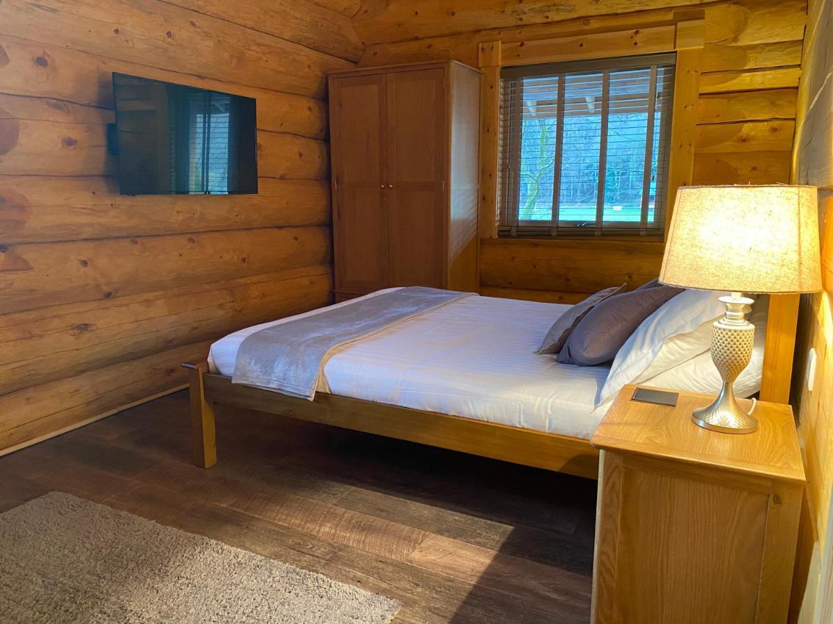 Ewes Water Log Cabins Langholm Ngoại thất bức ảnh